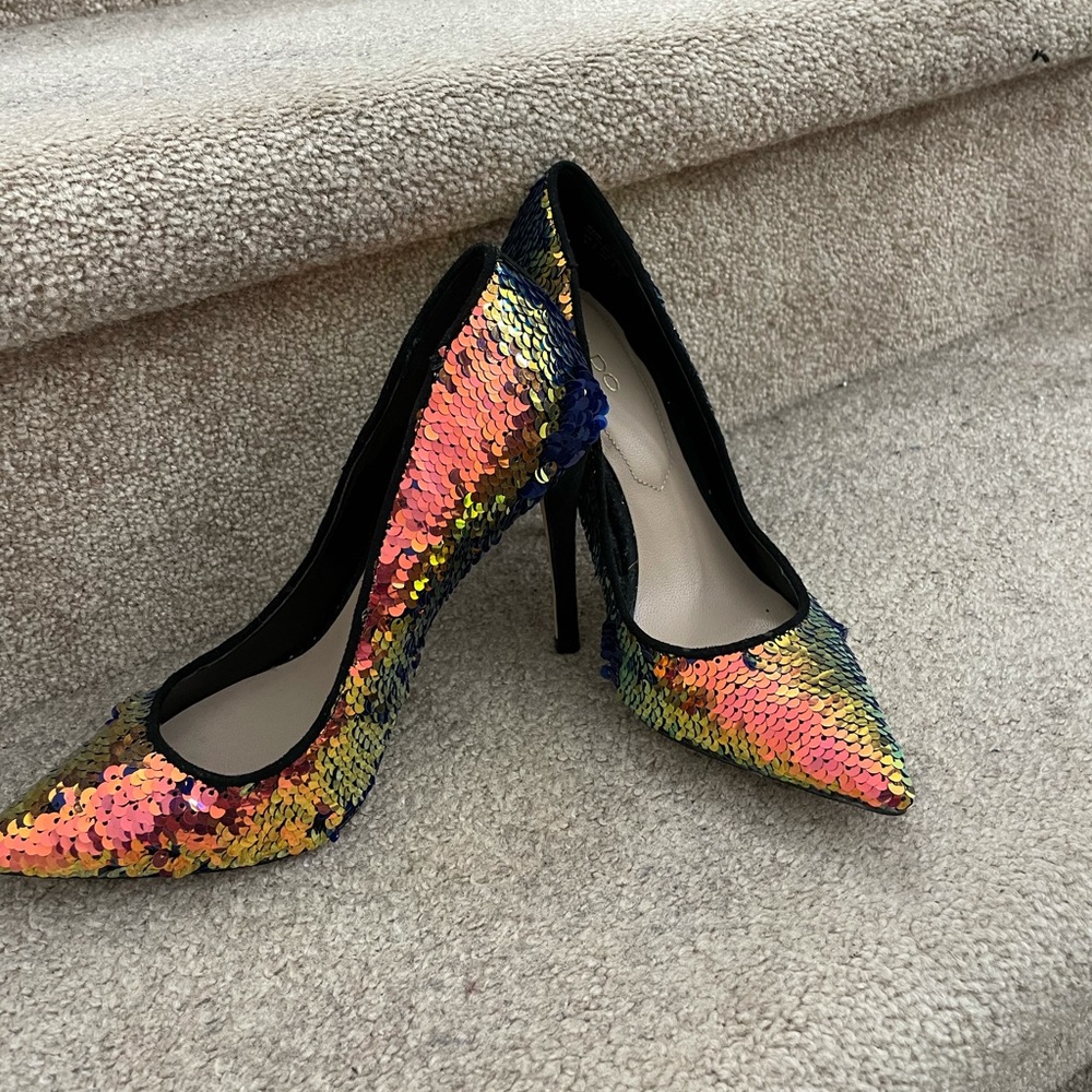 Shoes - Picture 2 of 2